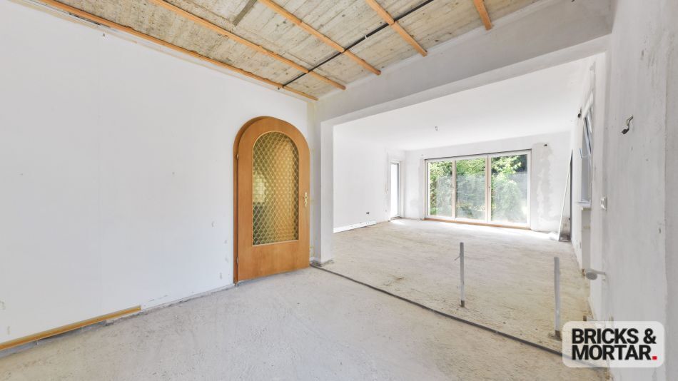 Immobilienangebot - Aystetten - Alle - Geräumiges, energetisch saniertes Zweifamilienhaus mit Ausbaureserve und großzügigem Garten