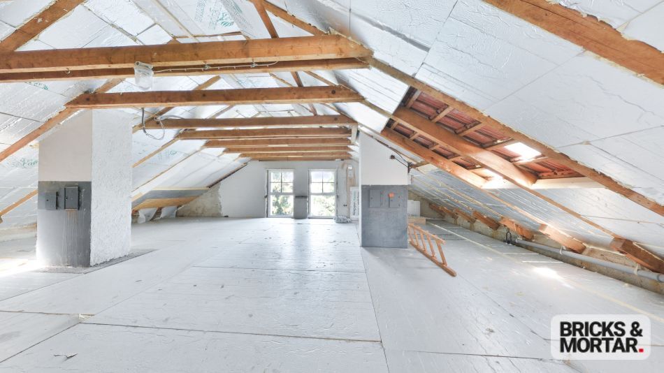 Immobilienangebot - Aystetten - Alle - Geräumiges, energetisch saniertes Zweifamilienhaus mit Ausbaureserve und großzügigem Garten