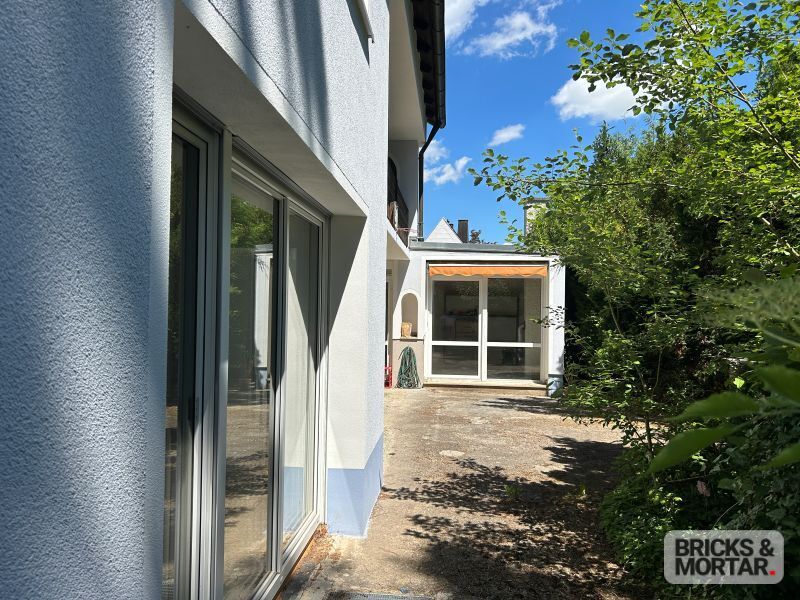 Immobilienangebot - Aystetten - Alle - Geräumiges, energetisch saniertes Zweifamilienhaus mit Ausbaureserve und großzügigem Garten