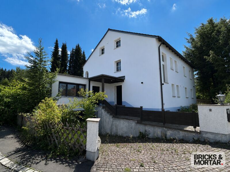 Immobilienangebot - Aystetten - Alle - Geräumiges, energetisch saniertes Zweifamilienhaus mit Ausbaureserve und großzügigem Garten