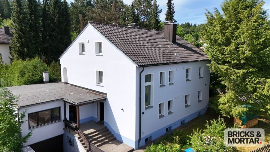 Immobilienangebot - Aystetten - Alle - Geräumiges, energetisch saniertes Zweifamilienhaus mit Ausbaureserve und großzügigem Garten