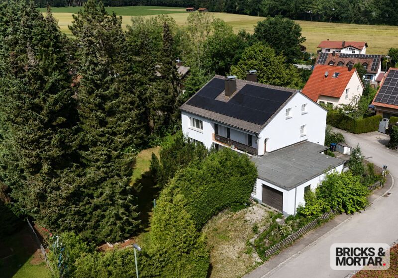 Immobilienangebot - Aystetten - Alle - Geräumiges, energetisch saniertes Zweifamilienhaus mit Ausbaureserve und großzügigem Garten