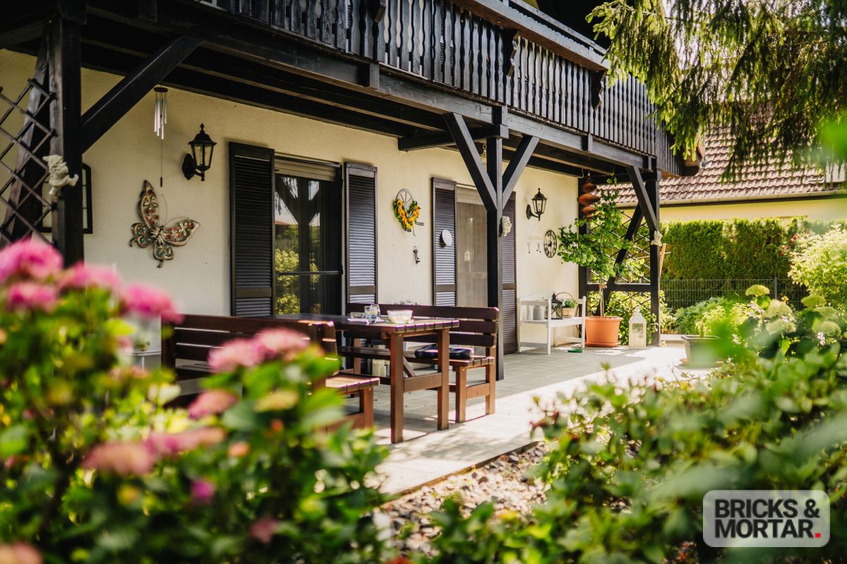 Immobilienangebot - Delitzsch / Beerendorf - Alle - Wohnen mit Wohlfühlfaktor - Einfamilienhaus auf großzügigem Grundstück mit Pool