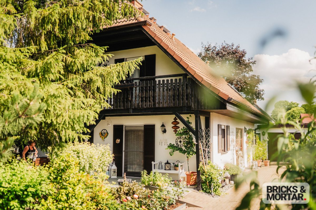 Immobilienangebot - Delitzsch / Beerendorf - Alle - Wohnen mit Wohlfühlfaktor - Einfamilienhaus auf großzügigem Grundstück mit Pool