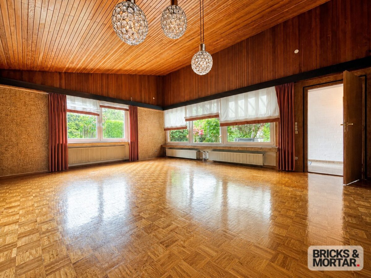Immobilienangebot - Lohfelden - Alle - Großzügiges Bungalow in Ruhiger Anliegerstraße