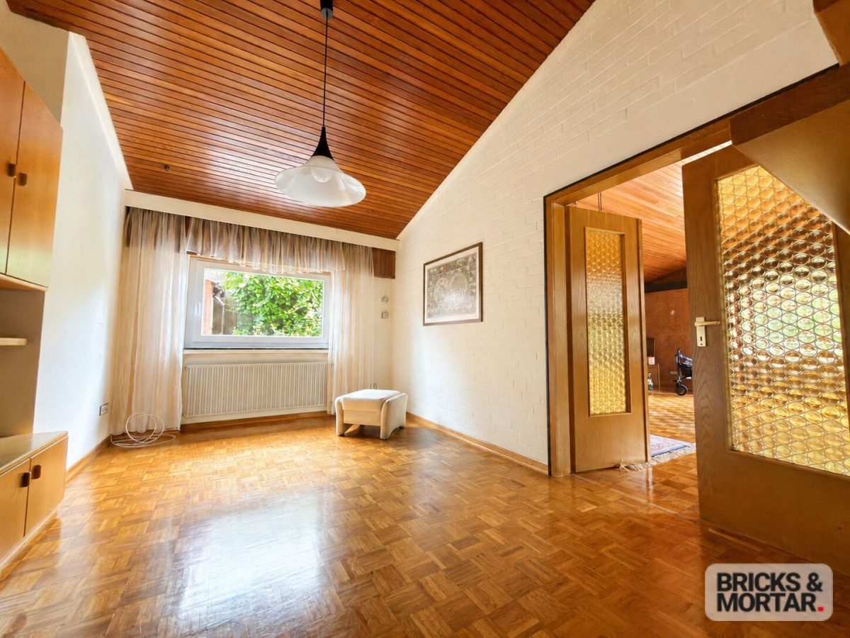 Immobilienangebot - Lohfelden - Alle - Großzügiges Bungalow in Ruhiger Anliegerstraße