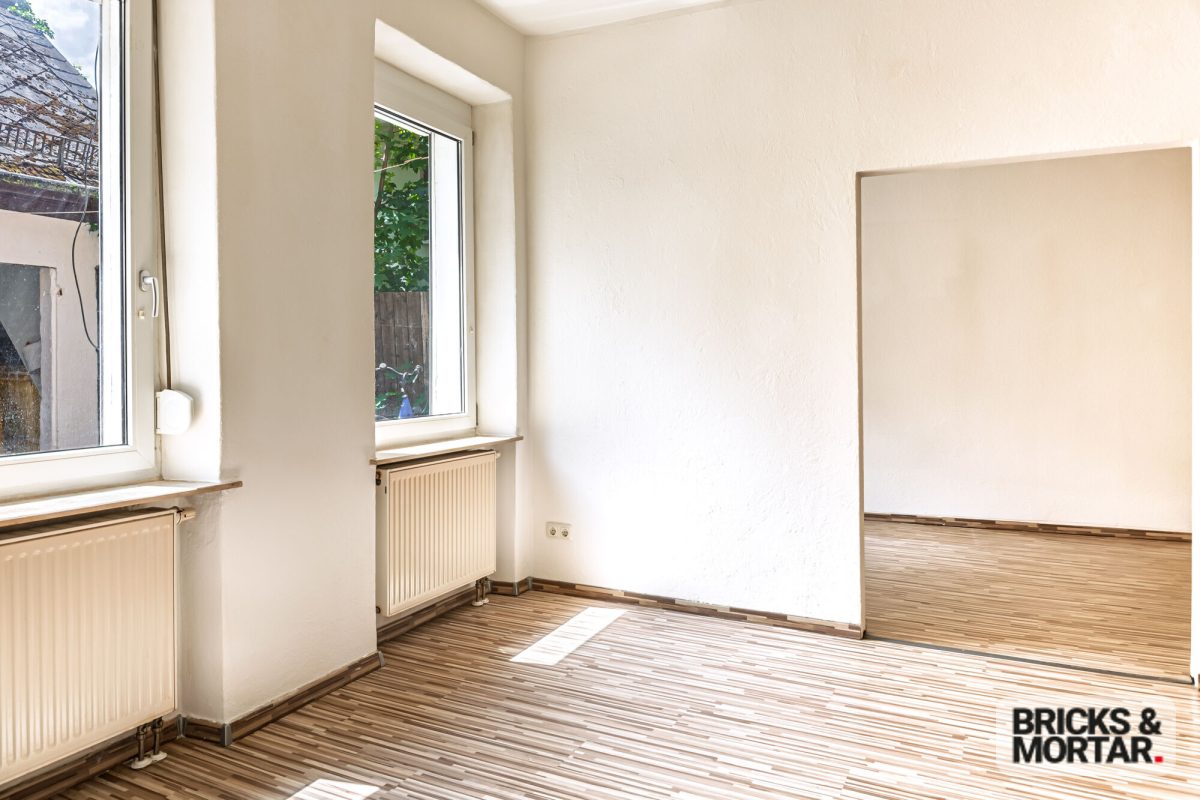 Immobilienangebot - Fürth - Alle - Hohe Decken, viel Licht: so wohnt es sich im Fürther Altbau: EG-Wohnung, ab sofort bezugsfrei