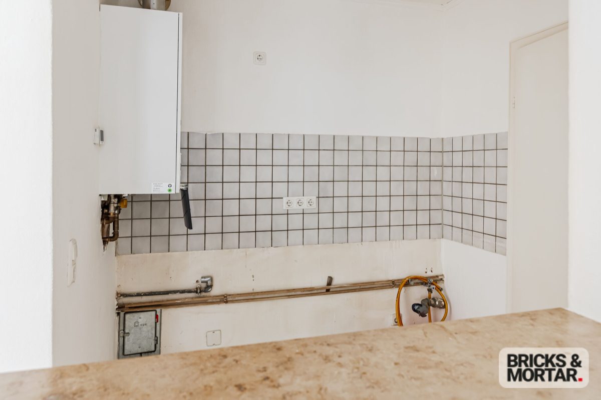 Immobilienangebot - Fürth - Alle - Hohe Decken, viel Licht: so wohnt es sich im Fürther Altbau: EG-Wohnung, ab sofort bezugsfrei