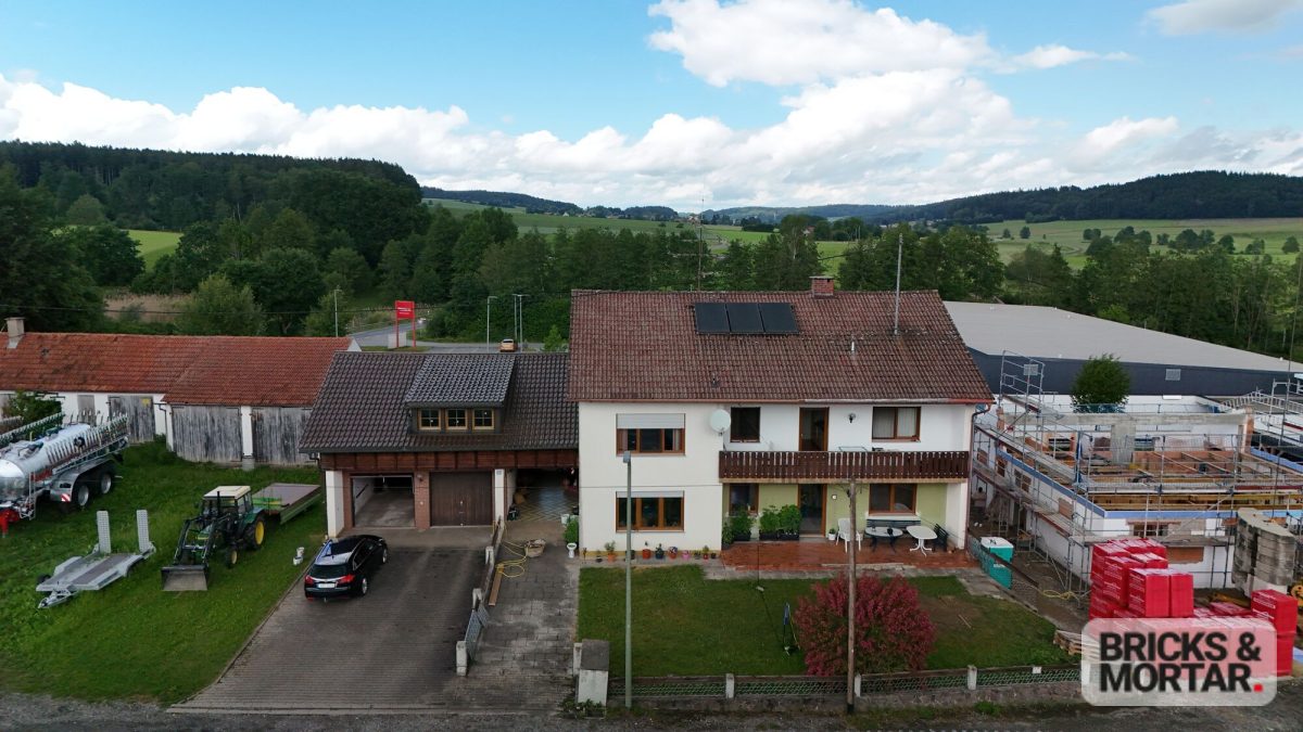 Immobilienangebot - Mittelneufnach - Alle - Ideal für Familien und Generationen – großzügiges Zweifamilienhaus in Mittelneufnach