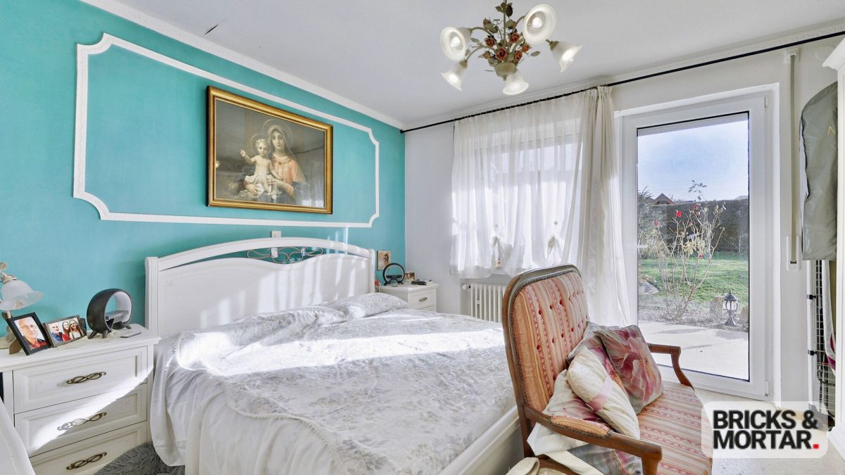 Immobilienangebot - Röfingen - Alle - Gepflegtes Dreifamilienhaus mit zusätzlicher Einheit und Photovoltaik