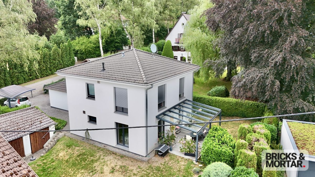 Immobilienangebot - Thannhausen - Alle - Modernes Fertighaus in Holzbauweise mit Doppelgarage – ruhige Lage in Thannhausen