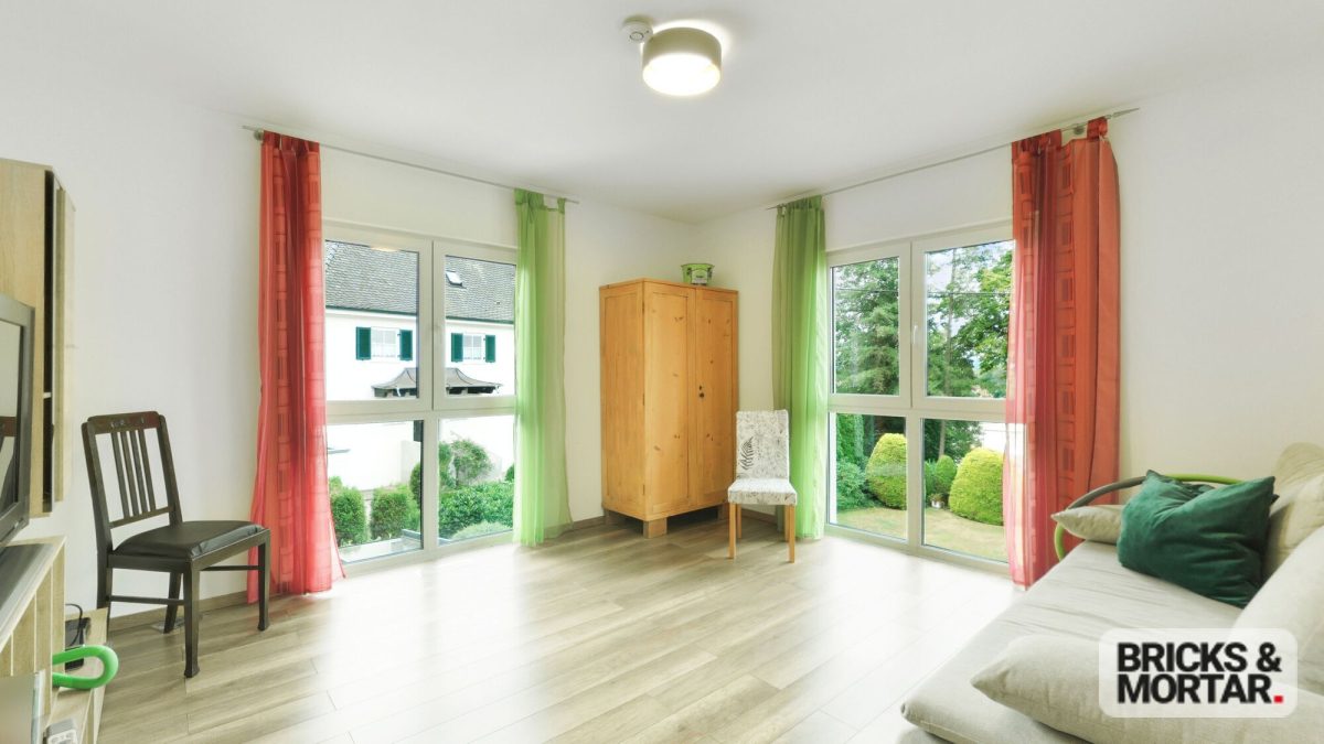 Immobilienangebot - Thannhausen - Alle - Modernes Fertighaus in Holzbauweise mit Doppelgarage – ruhige Lage in Thannhausen