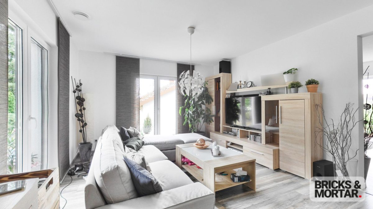 Immobilienangebot - Thannhausen - Alle - Modernes Fertighaus in Holzbauweise mit Doppelgarage – ruhige Lage in Thannhausen