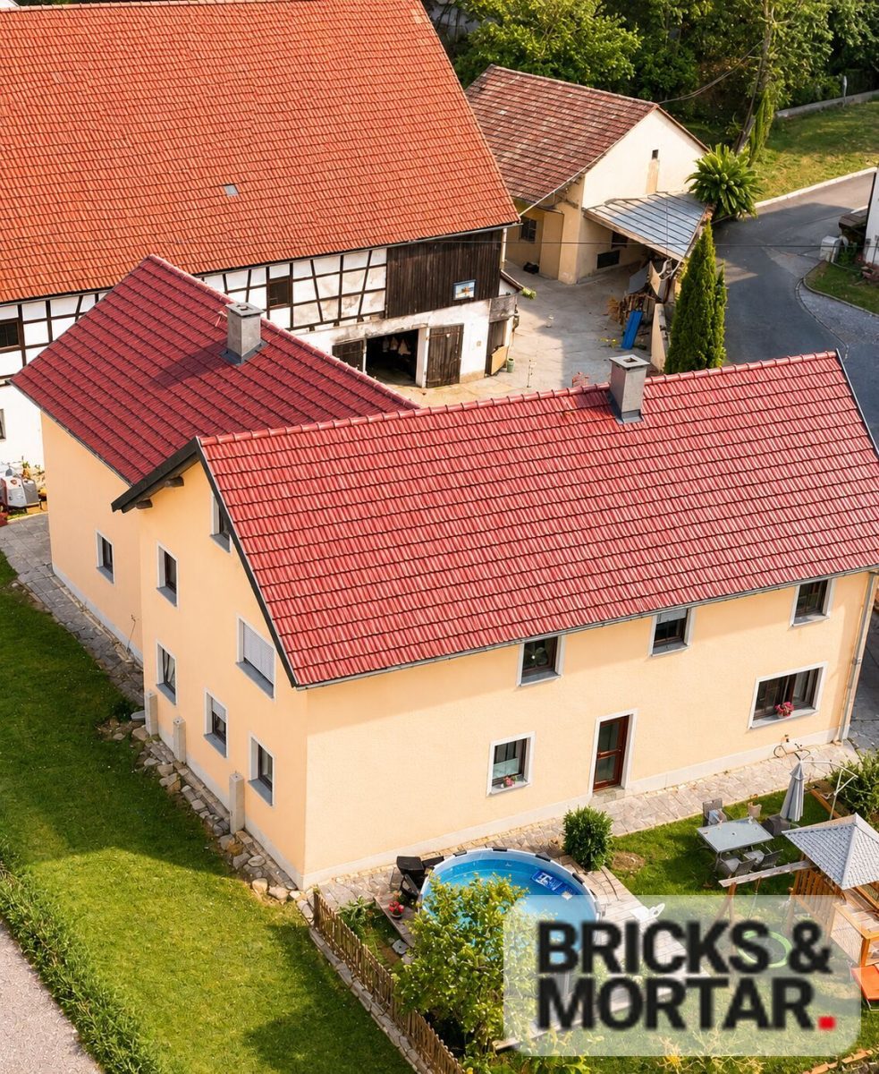 Immobilienangebot - Königsfeld - Alle - Außergewöhnliches Wohnhaus mit Scheune, Stallgebäude und vielfältigen
Nutzungsmöglichkeiten