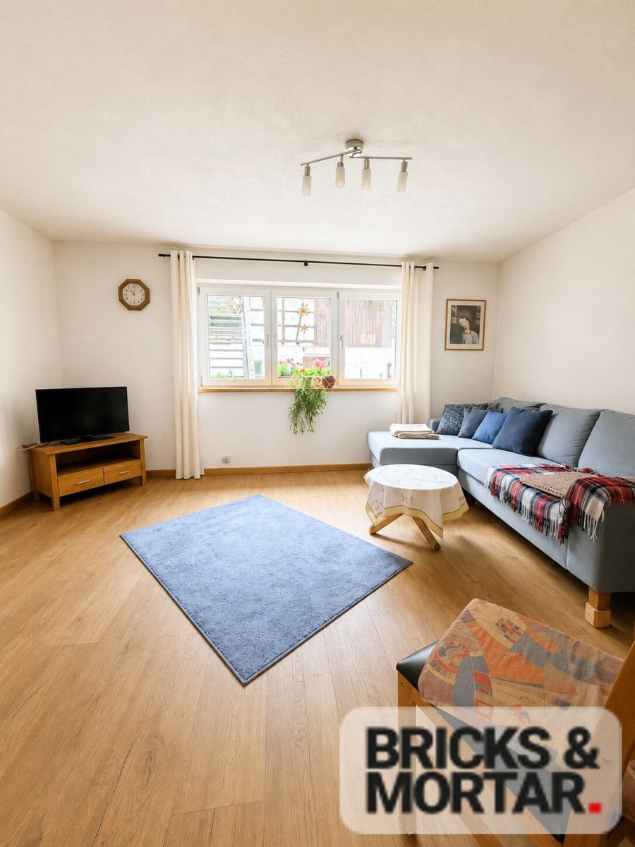 Immobilienangebot - Königsfeld - Alle - Außergewöhnliches Wohnhaus mit Scheune, Stallgebäude und vielfältigen
Nutzungsmöglichkeiten