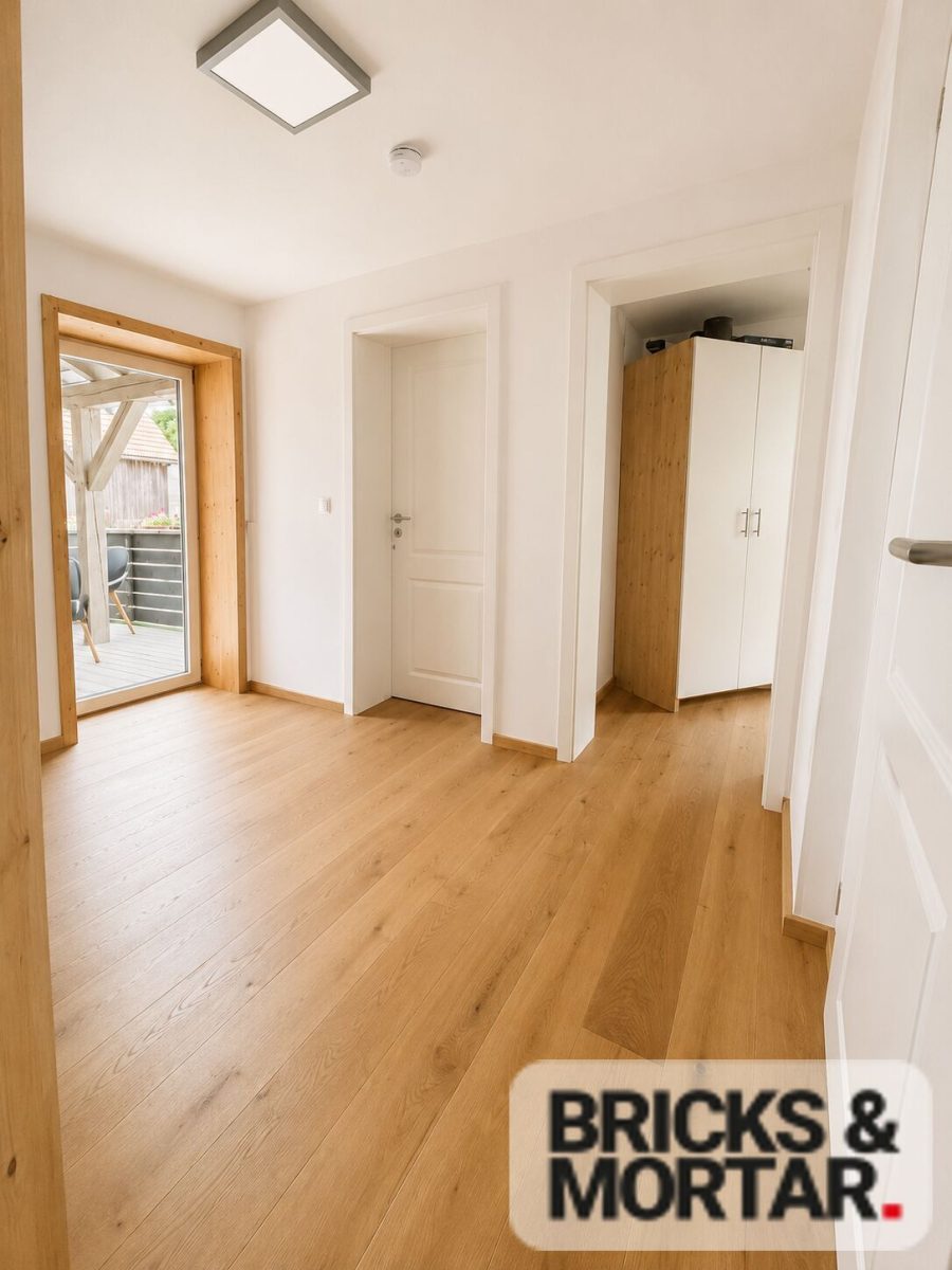Immobilienangebot - Königsfeld - Alle - Außergewöhnliches Wohnhaus mit Scheune, Stallgebäude und vielfältigen
Nutzungsmöglichkeiten