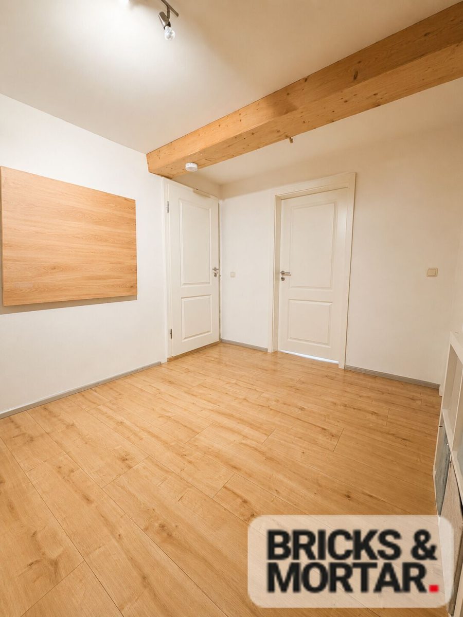 Immobilienangebot - Königsfeld - Alle - Außergewöhnliches Wohnhaus mit Scheune, Stallgebäude und vielfältigen
Nutzungsmöglichkeiten