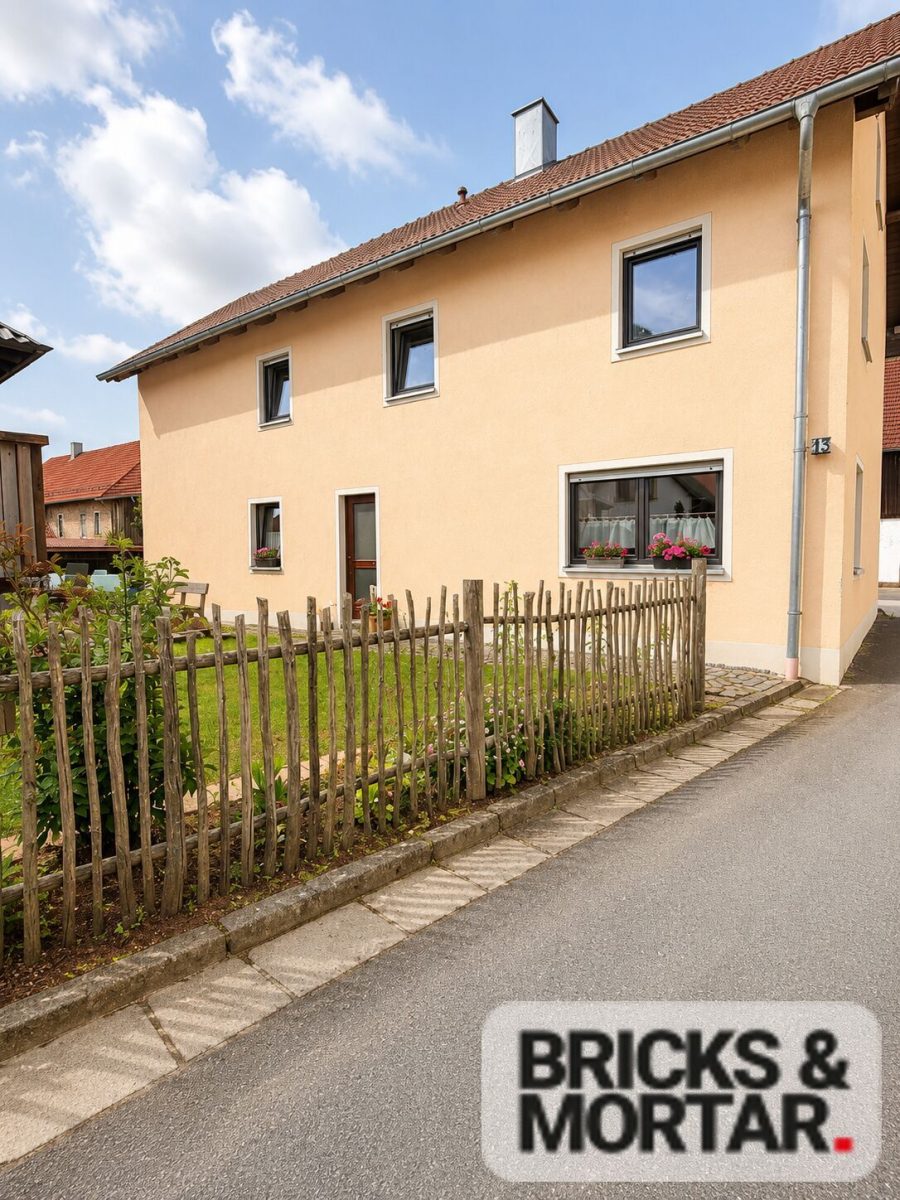Immobilienangebot - Königsfeld - Alle - Außergewöhnliches Wohnhaus mit Scheune, Stallgebäude und vielfältigen
Nutzungsmöglichkeiten