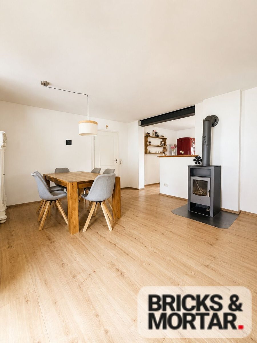 Immobilienangebot - Königsfeld - Alle - Außergewöhnliches Wohnhaus mit Scheune, Stallgebäude und vielfältigen
Nutzungsmöglichkeiten