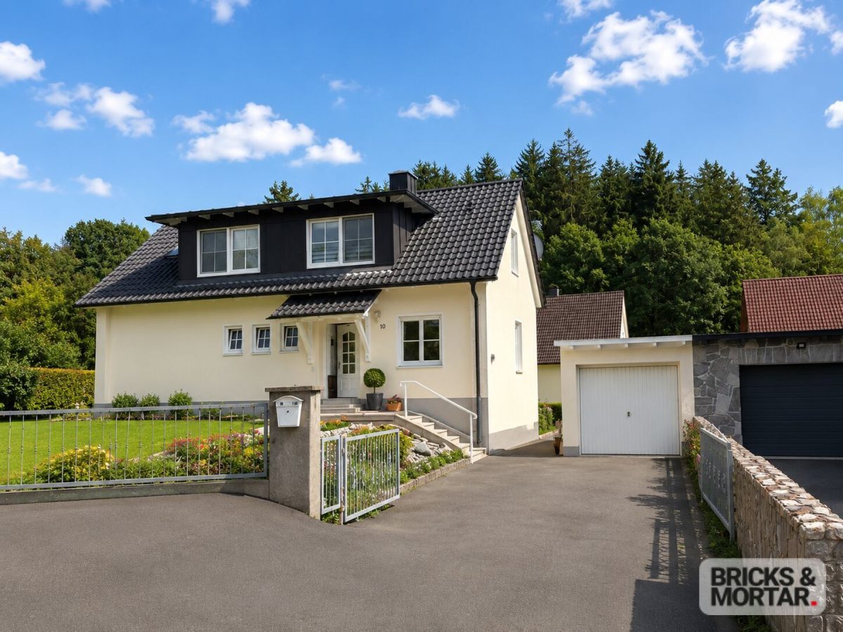 Immobilienangebot - Thannhausen - Alle - Gepflegtes Zweifamilienhaus in ruhiger Lage – Kapitalanlage mit zwei vermieteten Wohneinheiten