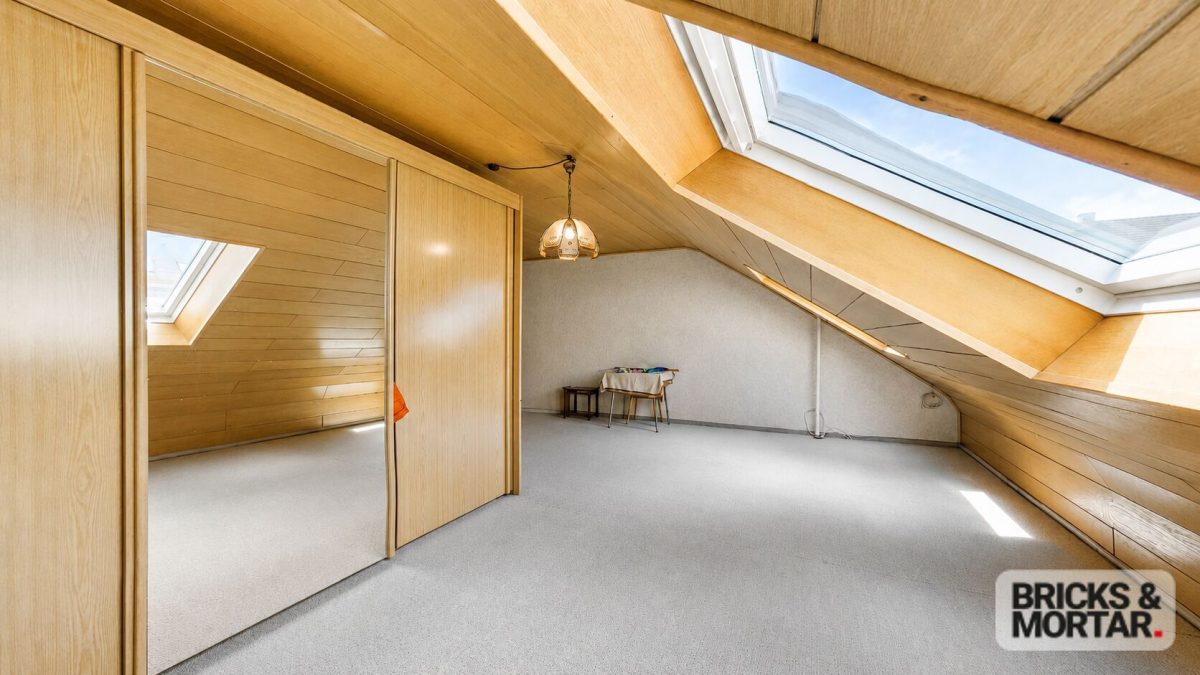 Immobilienangebot - Augsburg - Alle - Viel Platz für die Familie: Gepflegtes RMH mit Wintergarten in Augsburg-Haunstetten