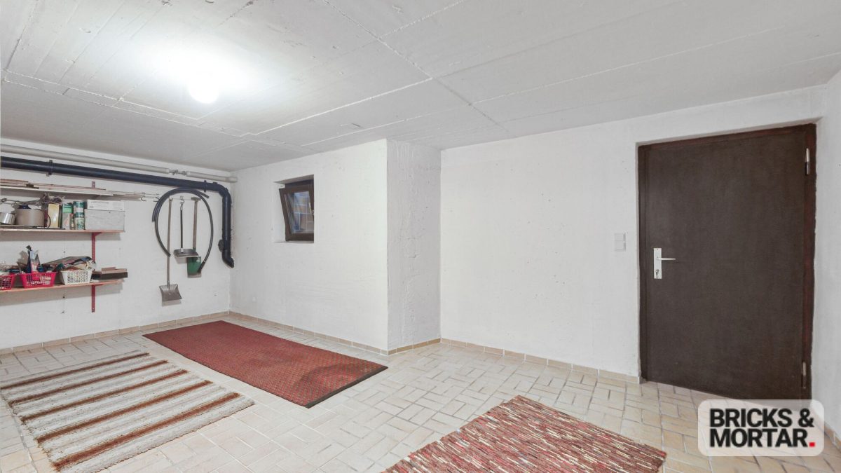 Immobilienangebot - Augsburg - Alle - Viel Platz für die Familie: Gepflegtes RMH mit Wintergarten in Augsburg-Haunstetten