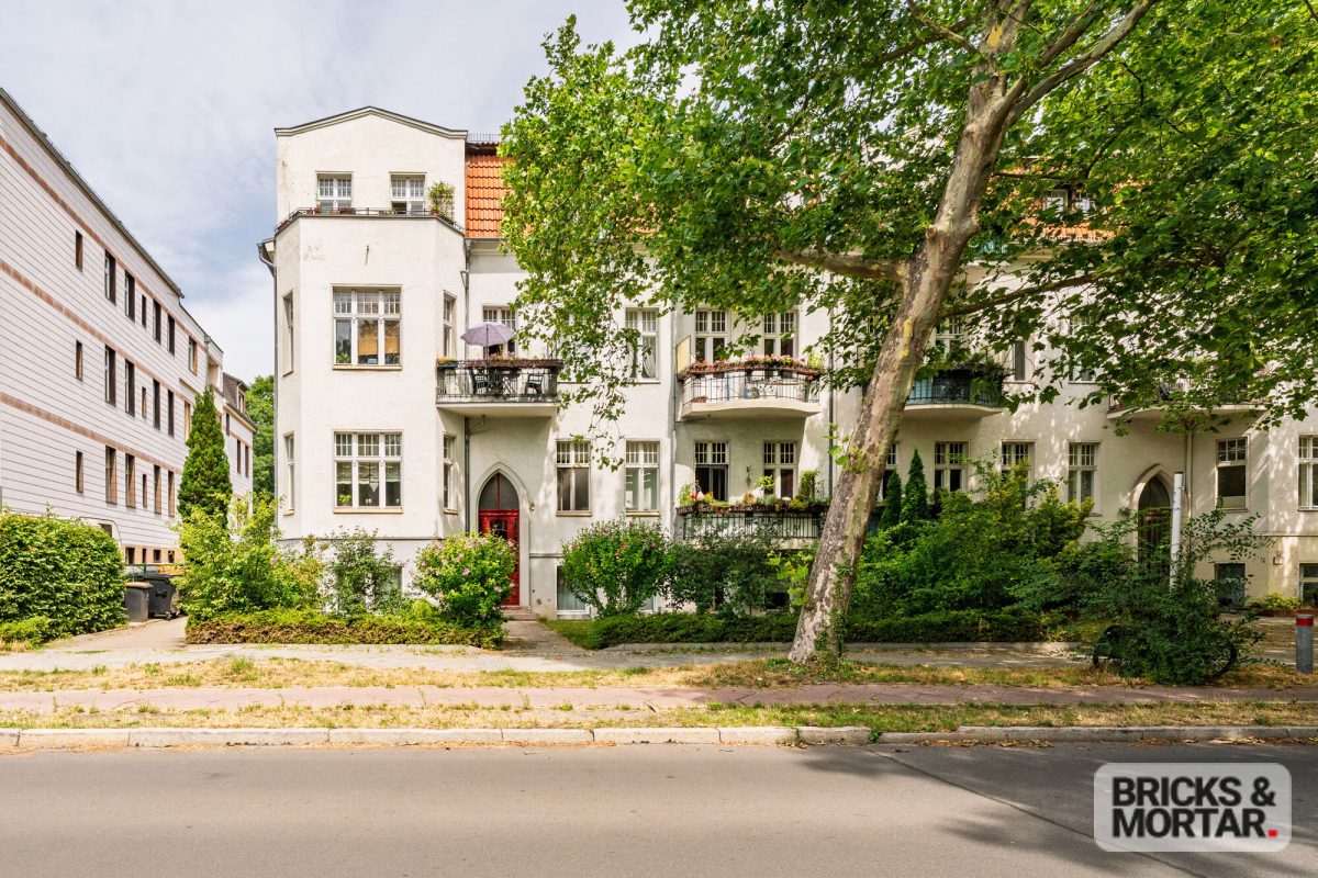 Immobilienangebot - Berlin - Alle - Bezugsfreie 4-Zimmer-Dachgeschosswohnung
mit Südbalkon,Tageslicht-Bad im begehrten Lichterfelde