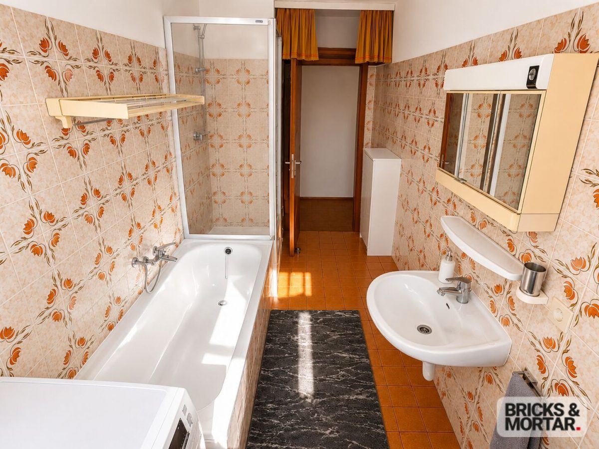 Immobilienangebot - Augsburg - Alle - Sicher investieren in Augsburg: Vermietete 2-Zimmer-Wohnung mit eigener Garage
