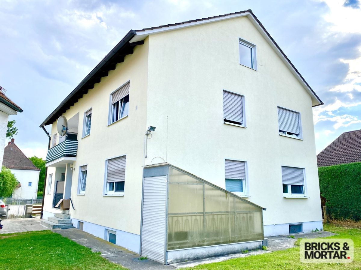 Immobilienangebot - Schrobenhausen - Alle - Modern sanierte 3-Zimmer-Dachgeschosswohnung mit Kochinsel in zentraler Lage