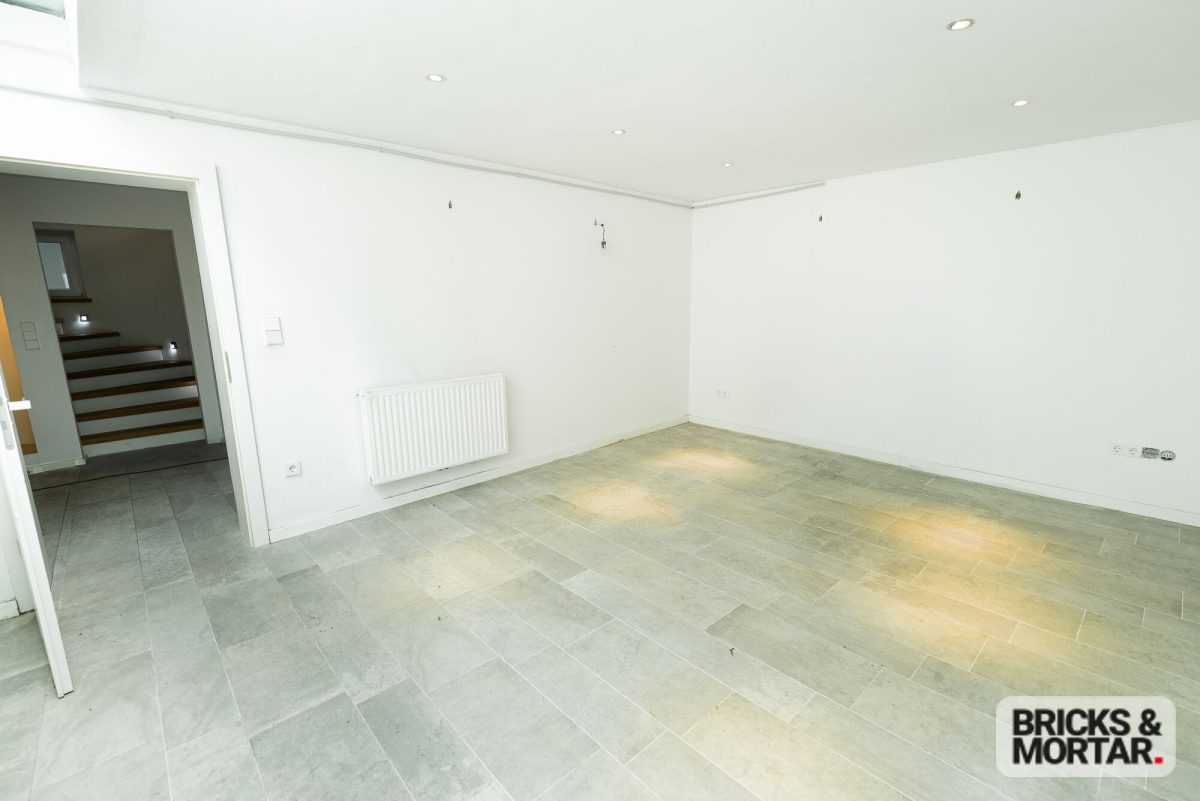 Immobilienangebot - Berg - Alle - Ein Zuhause mit Charakter, exklusive Villa auf traumhaftem Grundstück mit Einliegerwohnung