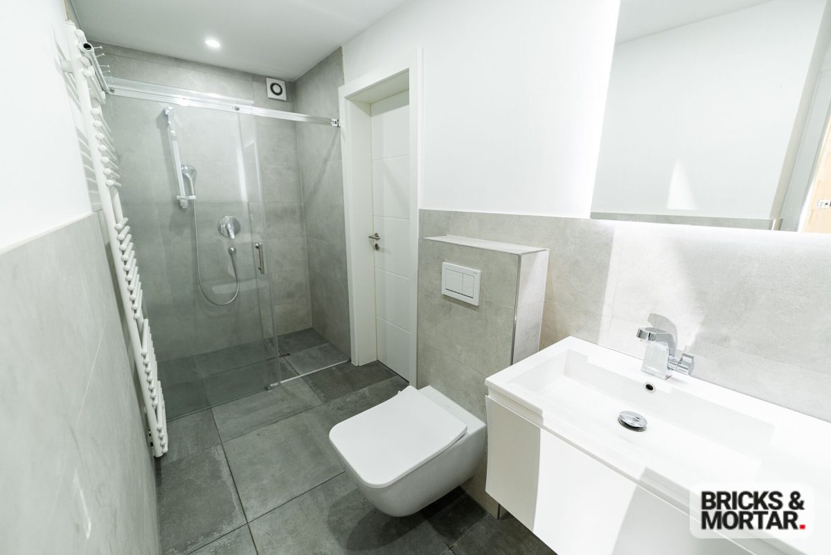 Immobilienangebot - Berg - Alle - Ein Zuhause mit Charakter, exklusive Villa auf traumhaftem Grundstück mit Einliegerwohnung