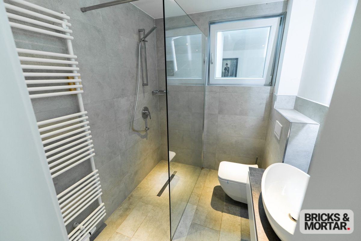 Immobilienangebot - Berg - Alle - Ein Zuhause mit Charakter, exklusive Villa auf traumhaftem Grundstück mit Einliegerwohnung