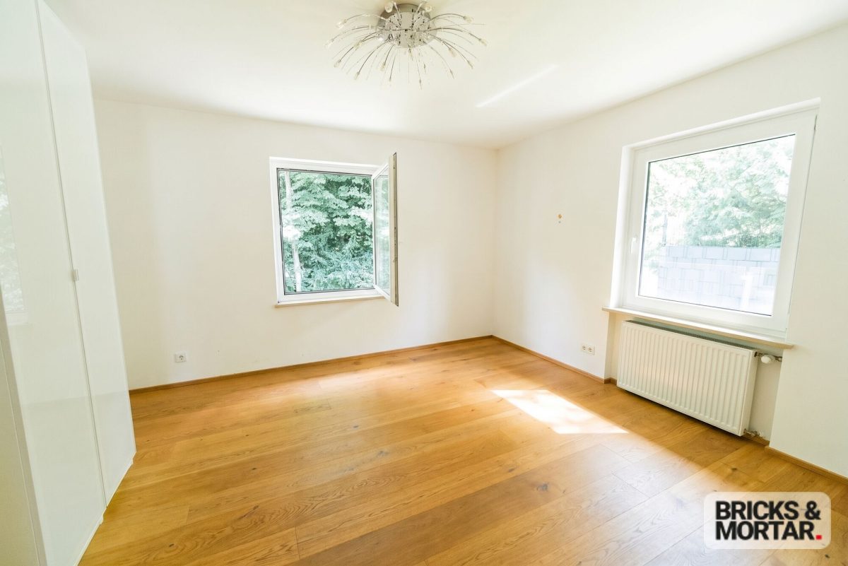 Immobilienangebot - Berg - Alle - Ein Zuhause mit Charakter, exklusive Villa auf traumhaftem Grundstück mit Einliegerwohnung