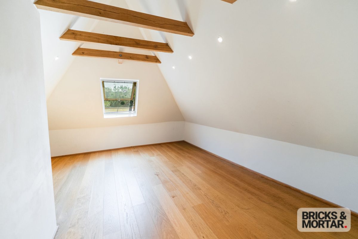Immobilienangebot - Berg - Alle - Ein Zuhause mit Charakter, exklusive Villa auf traumhaftem Grundstück mit Einliegerwohnung