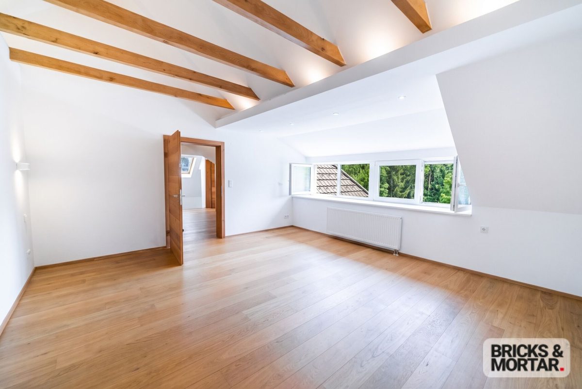 Immobilienangebot - Berg - Alle - Ein Zuhause mit Charakter, exklusive Villa auf traumhaftem Grundstück mit Einliegerwohnung