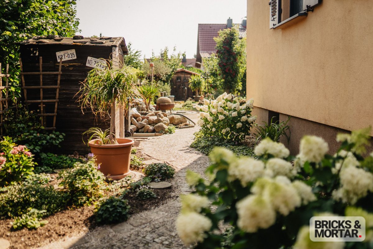 Immobilienangebot - Leipzig - Alle - Besondere Wohnqualität: charmante Doppelhaushälfte mit Kamin, Infrarotsauna & Gartenidylle