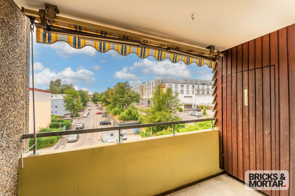 Immobilienangebot - Villingen-Schwenningen - Alle - Helle bezugsfreie 2,5-Zimmer-Wohnung mit Balkon, Aufzug und Garage