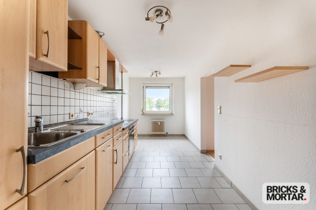 Immobilienangebot - Villingen-Schwenningen - Alle - Helle bezugsfreie 2,5-Zimmer-Wohnung mit Balkon, Aufzug und Garage