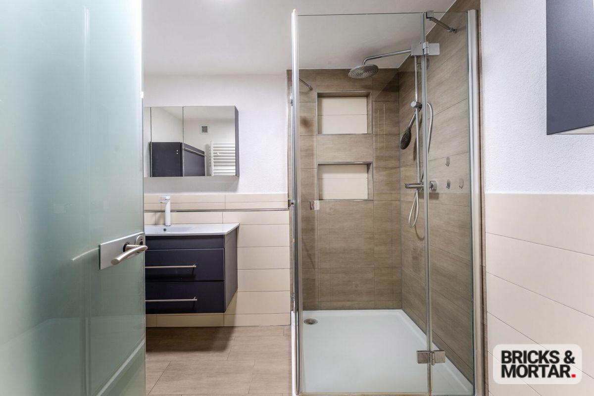Immobilienangebot - Villingen-Schwenningen - Alle - Bezugsfrei über den Dächern von Schwenningen: Renovierte 4-Zimmer-Wohnung mit herrlicher Fernsicht