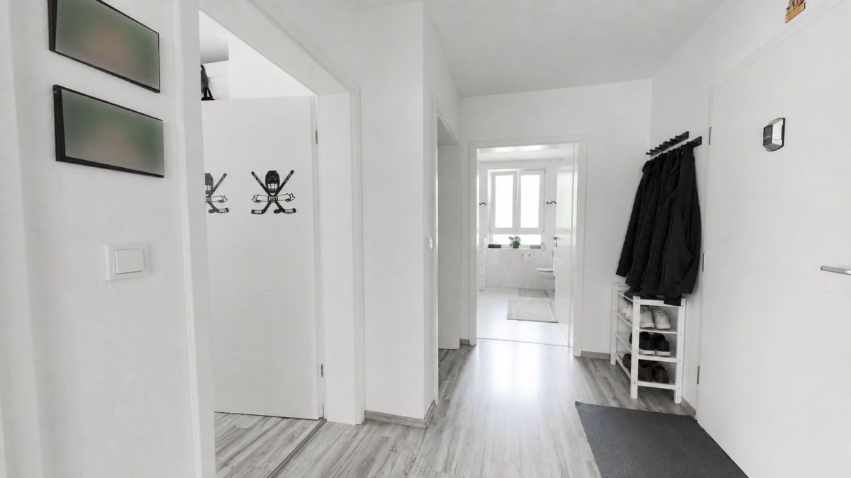 Immobilienangebot - Burgau - Alle - Gepflegte Wohnung mit ausgebautem DG Garage & 2 Stellplätzen Gesamtpreis 364.000€-getrennte Eingänge