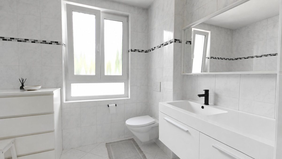 Immobilienangebot - Burgau - Alle - Gepflegte Wohnung mit ausgebautem DG Garage & 2 Stellplätzen Gesamtpreis 364.000€-getrennte Eingänge