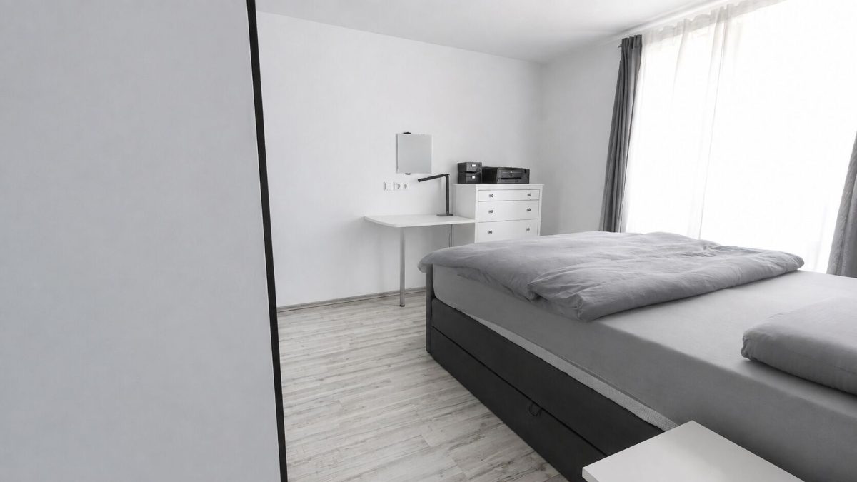 Immobilienangebot - Burgau - Alle - Gepflegte Wohnung mit ausgebautem DG Garage & 2 Stellplätzen Gesamtpreis 364.000€-getrennte Eingänge