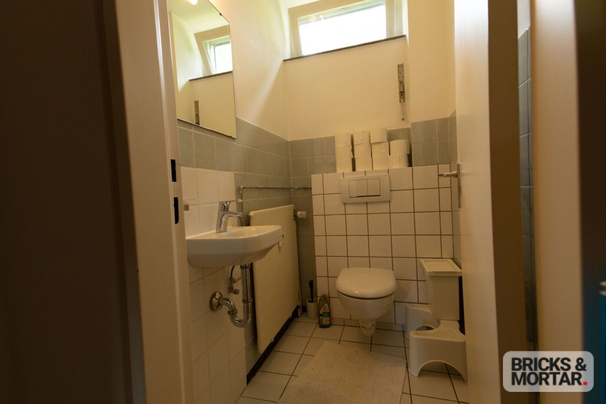 Immobilienangebot - Neu-Isenburg / Gravenbruch - Alle - +++ Großzügige Doppelhaushälfte im Bungalowstil mit großem Garten und Blick ins Grüne +++