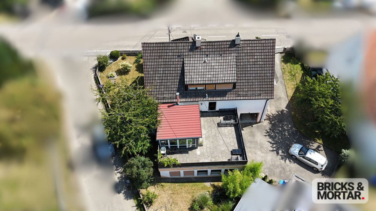 Immobilienangebot - Zusmarshausen / Wörleschwang - Alle - Großzügiges Wohnhaus mit Weitblick und Gestaltungspotenzial – nur 3 km zur A8