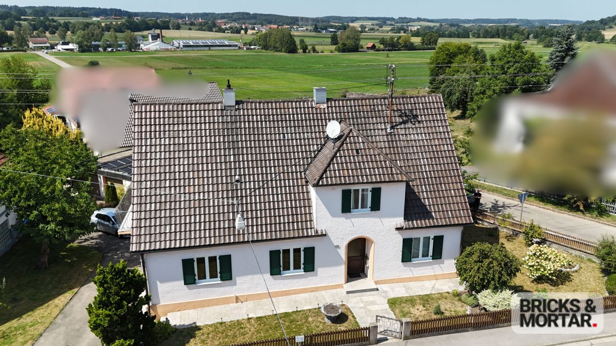 Immobilienangebot - Zusmarshausen / Wörleschwang - Alle - Großzügiges Wohnhaus mit Weitblick und Gestaltungspotenzial – nur 3 km zur A8