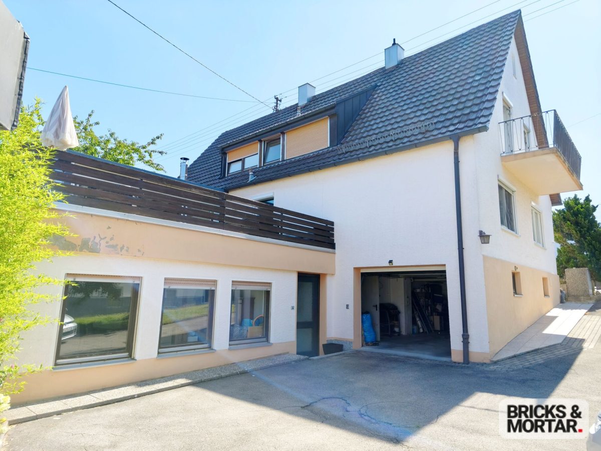 Immobilienangebot - Zusmarshausen / Wörleschwang - Alle - Großzügiges Wohnhaus mit Weitblick und Gestaltungspotenzial – nur 3 km zur A8