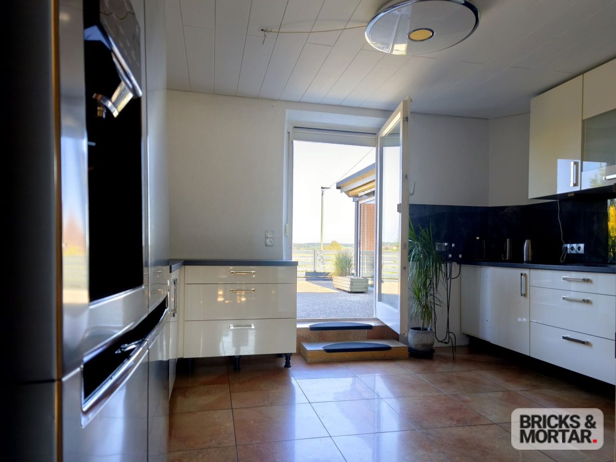 Immobilienangebot - Zusmarshausen / Wörleschwang - Alle - Großzügiges Wohnhaus mit Weitblick und Gestaltungspotenzial – nur 3 km zur A8