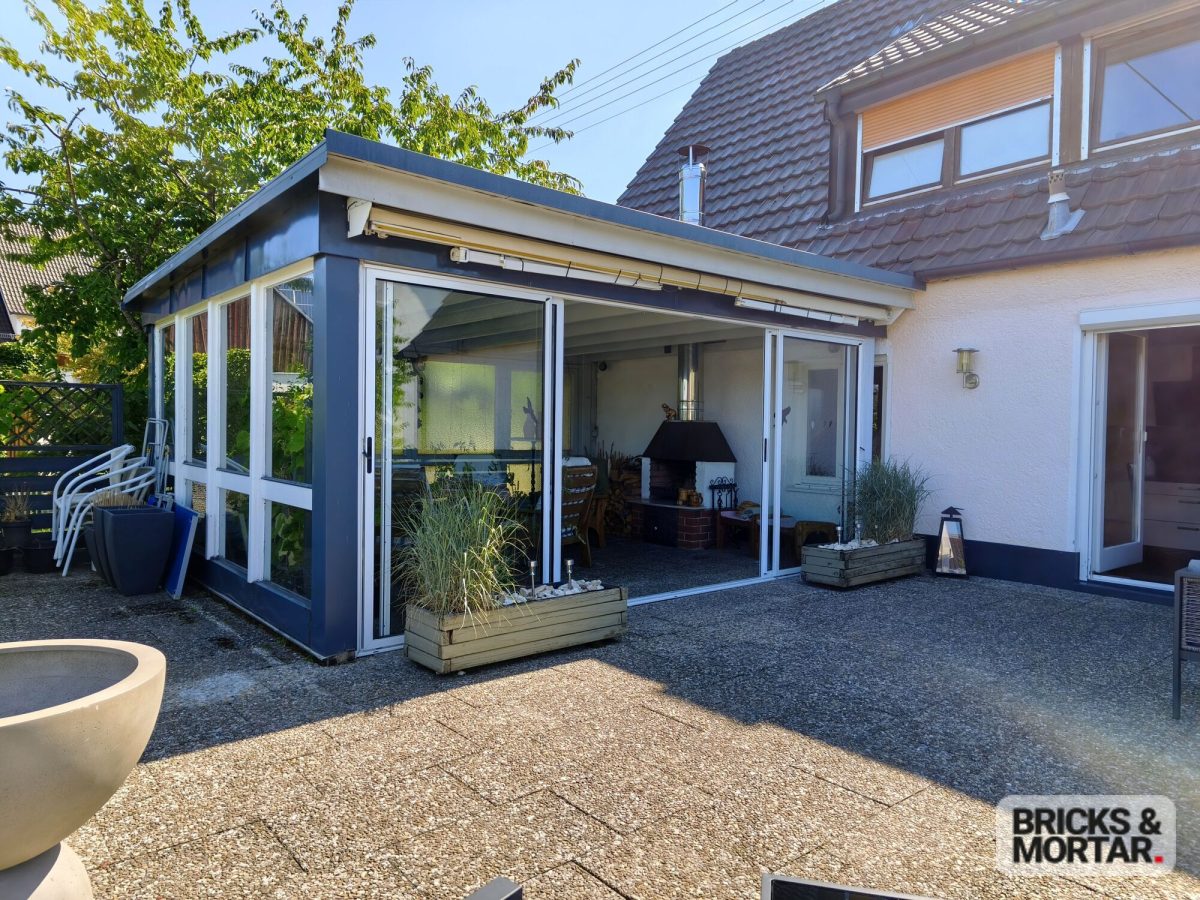 Immobilienangebot - Zusmarshausen / Wörleschwang - Alle - Großzügiges Wohnhaus mit Weitblick und Gestaltungspotenzial – nur 3 km zur A8