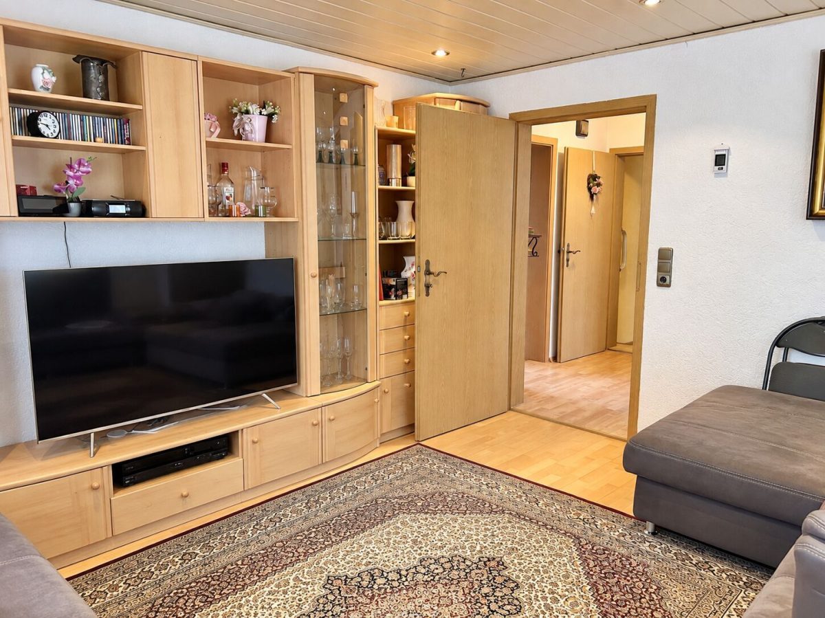 Immobilienangebot - Diedorf - Alle - Begehrtes EFH mit großem Garten in Diedorf | PV-Anlage | Doppelgarage | 3-Wohneinheiten-Potenzial