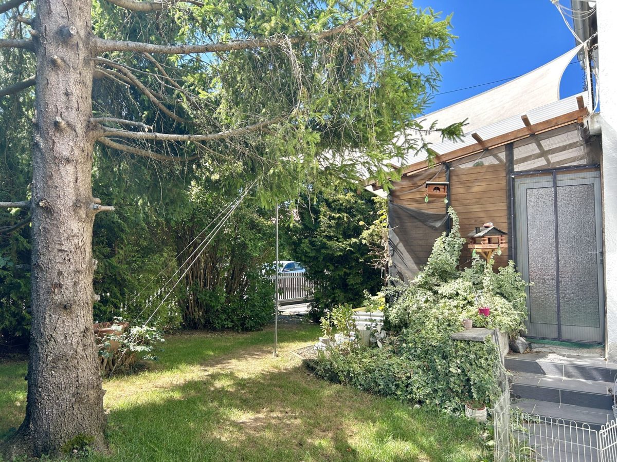 Immobilienangebot - Untermeitingen - Alle - Einfamilienhaus mit 120 m², 6 Zimmern, großem Garten, Doppelgarage und PV-Anlage in Untermeitingen